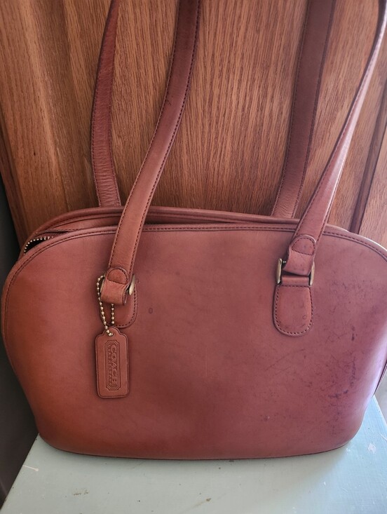 Coach Handbags - Vtg Coach Brown Leather Shoulder Bag